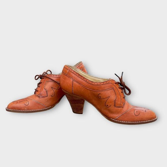 Women’s Town and Country Broques Shoe Sz 6.5 Vintage Pointed Toe Heels - Picture 8 of 10